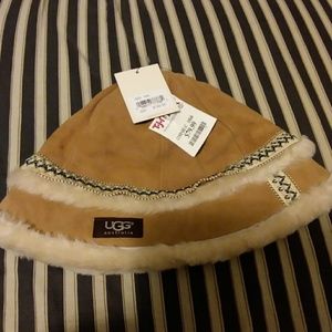 Big girl's Ugg hat